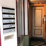 Retro Parisian - 2 Persons - Spacious 75m2 And Fully Equipped - In Center Apartment