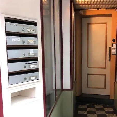 Retro Parisian - 2 Persons - Spacious 75m2 And Fully Equipped - In Center Apartman