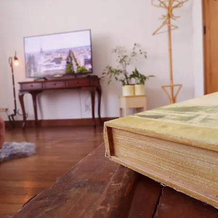 Retro Parisian - 2 Persons - Spacious 75m2 And Fully Equipped - In Center Appartamento