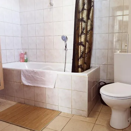 Retro Parisian - 2 Persons - Spacious 75m2 And Fully Equipped - In Center Apartman